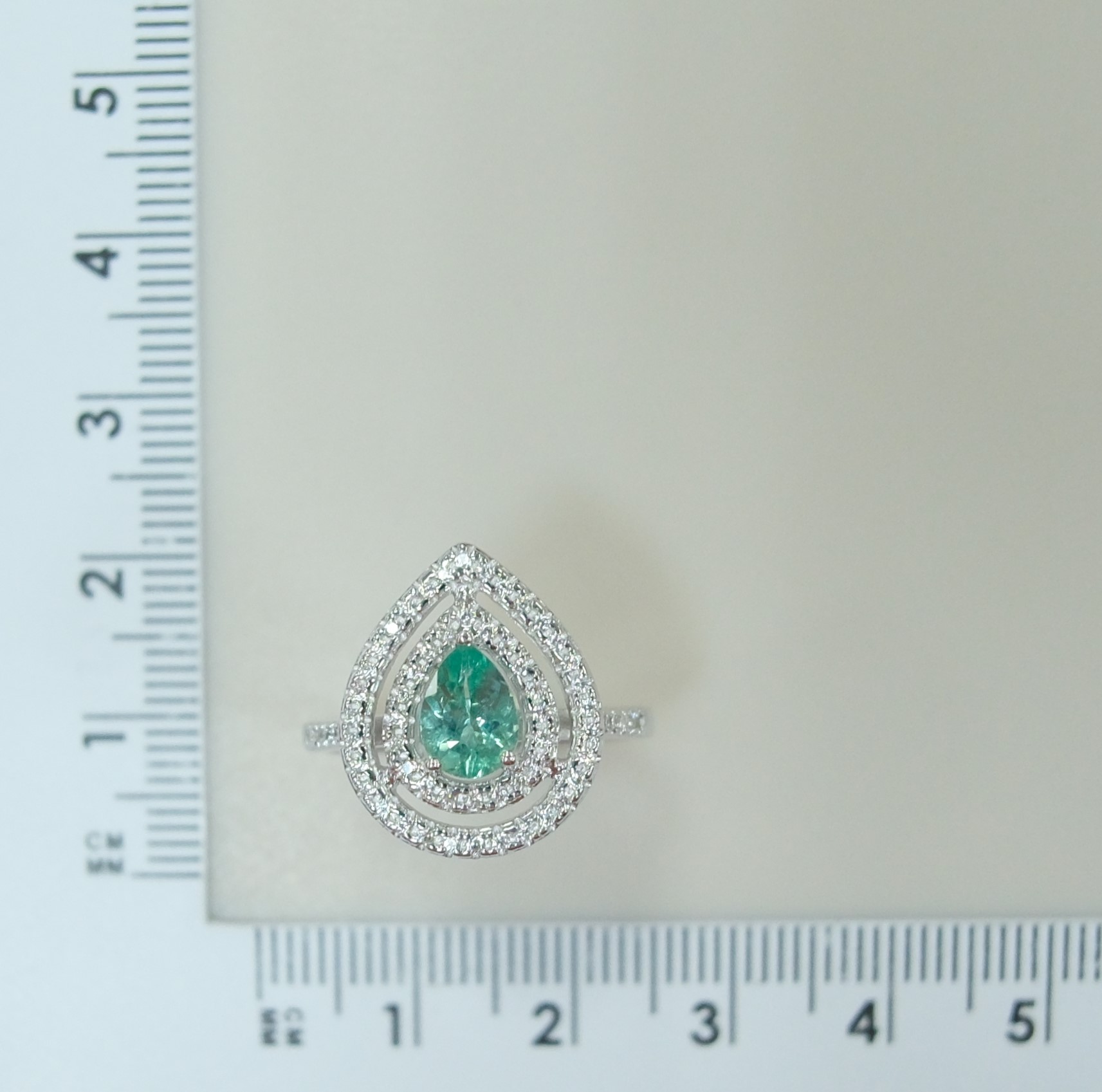 Серебряное кольцо с апатитом